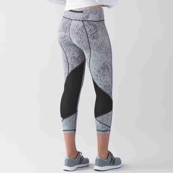 Lululemon Pace Rival Black Gray White Speckled Crop Leggings Size 8 - Picture 1 of 5